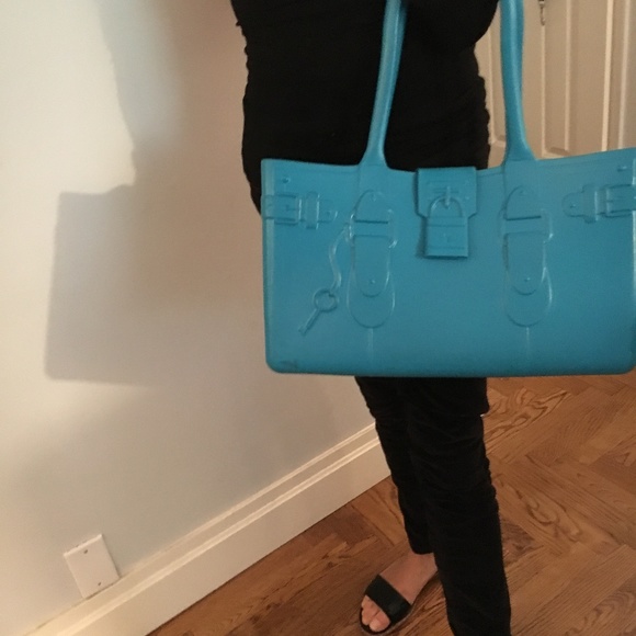 Meet your Posher, Jill - Picture 3 of 6